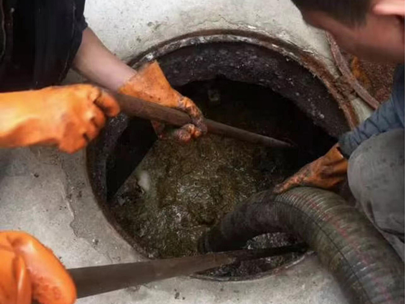 中堂清理化粪池时如何避免沼气的危害?